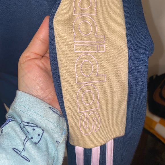 ADIDAS Sweatshirt - Picture 10 of 10